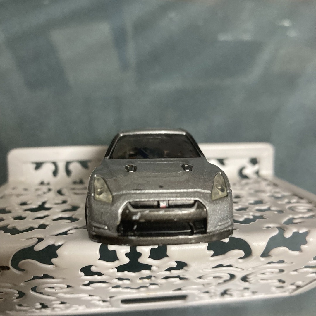 トミカシリーズ(トミカシリーズ)のTOMICA TOMY NISSAN GT-R R35ミニカー トミカ  日産 エンタメ/ホビーのおもちゃ/ぬいぐるみ(ミニカー)の商品写真