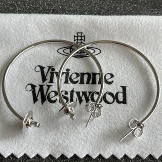 ヴィヴィアンウエストウッド(Vivienne Westwood)のヴィヴィアンウエストウッド　ロゴピアス(ピアス)