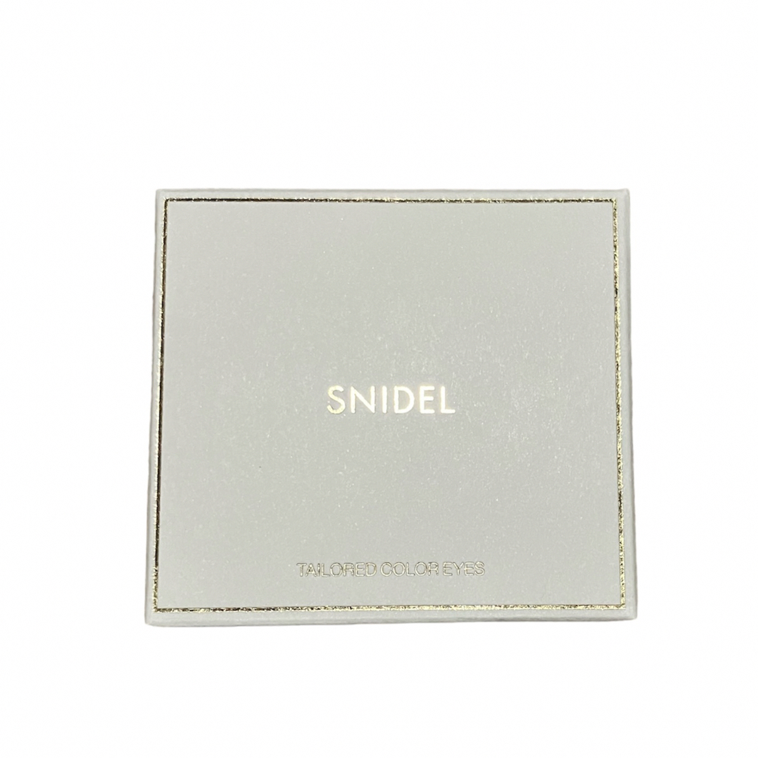 SNIDEL(スナイデル)のSNIDEL スナイデル　テイラードカラーアイズ 01 Trench Beige コスメ/美容のベースメイク/化粧品(アイシャドウ)の商品写真