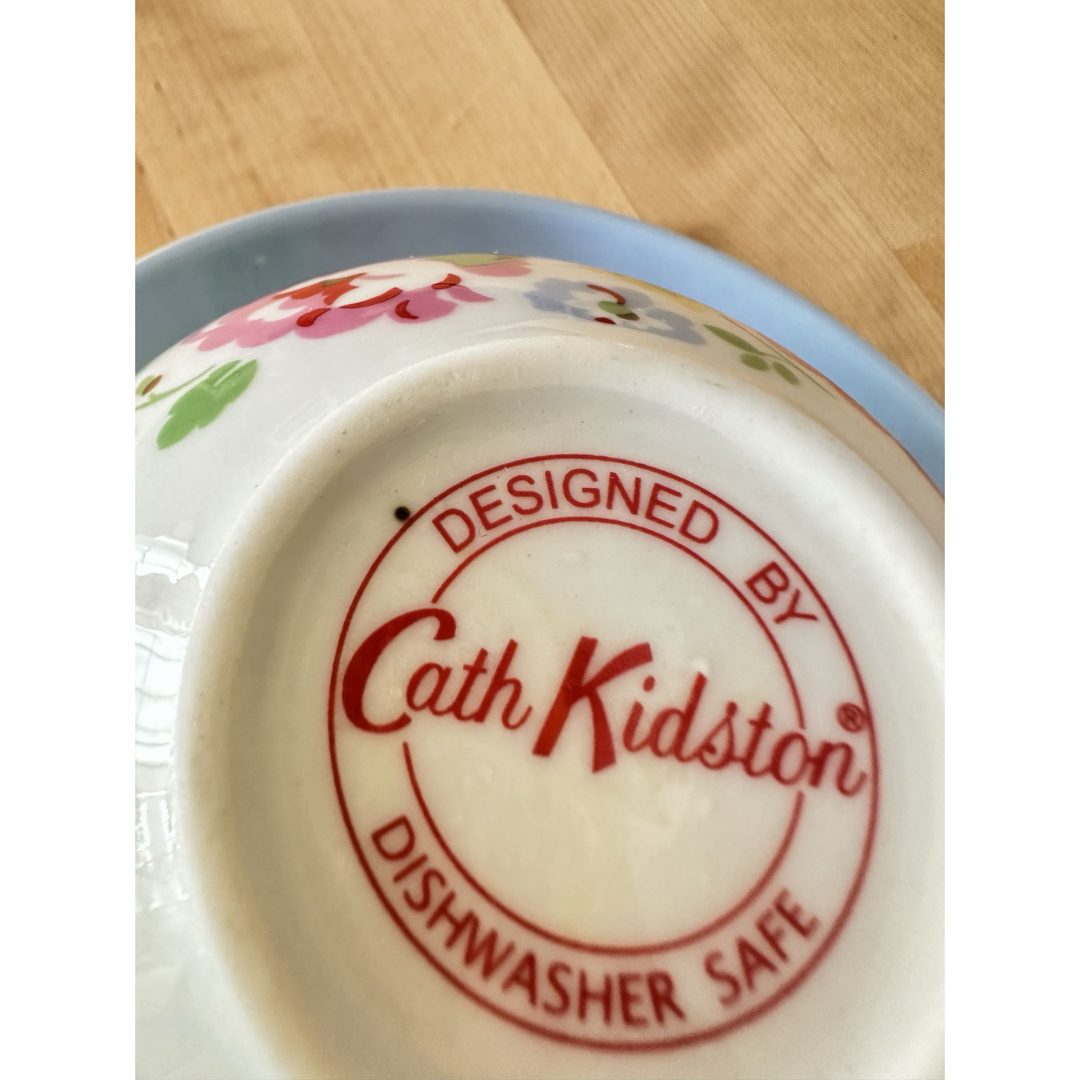 Cath Kidston(キャスキッドソン)のCath Kidston  キャス・キッドソン　ティーポット&ティーカップセット インテリア/住まい/日用品のキッチン/食器(食器)の商品写真