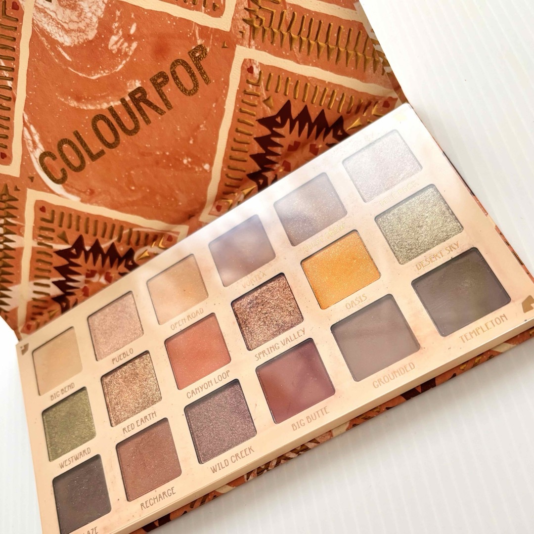 colourpop(カラーポップ)のcolourpopアイシャドウパレット sand stone ブラウン コスメ/美容のベースメイク/化粧品(アイシャドウ)の商品写真