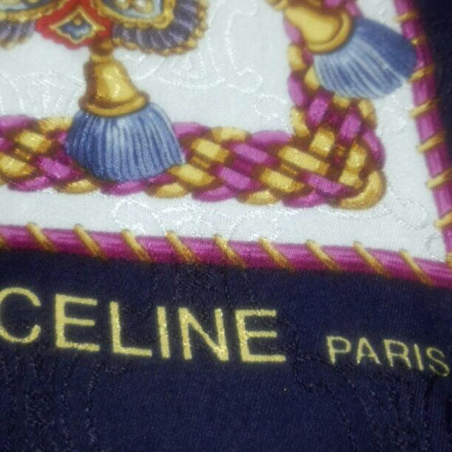 celine(セリーヌ)の★セリーヌ　新品未使用　大判スカーフ　 レディースのファッション小物(バンダナ/スカーフ)の商品写真