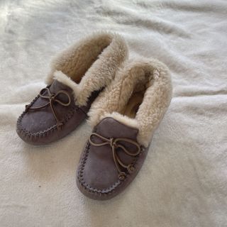 アグ(UGG)のUGG ALENA(スリッポン/モカシン)