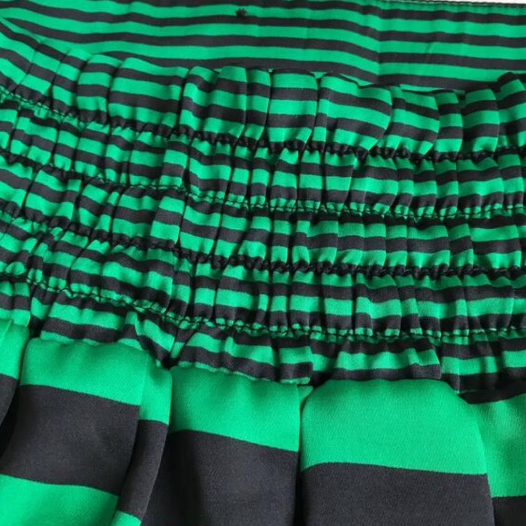 美品   緑スカート⭐︎ボーダー柄　昭和　レトロ レディースのスカート(ひざ丈スカート)の商品写真