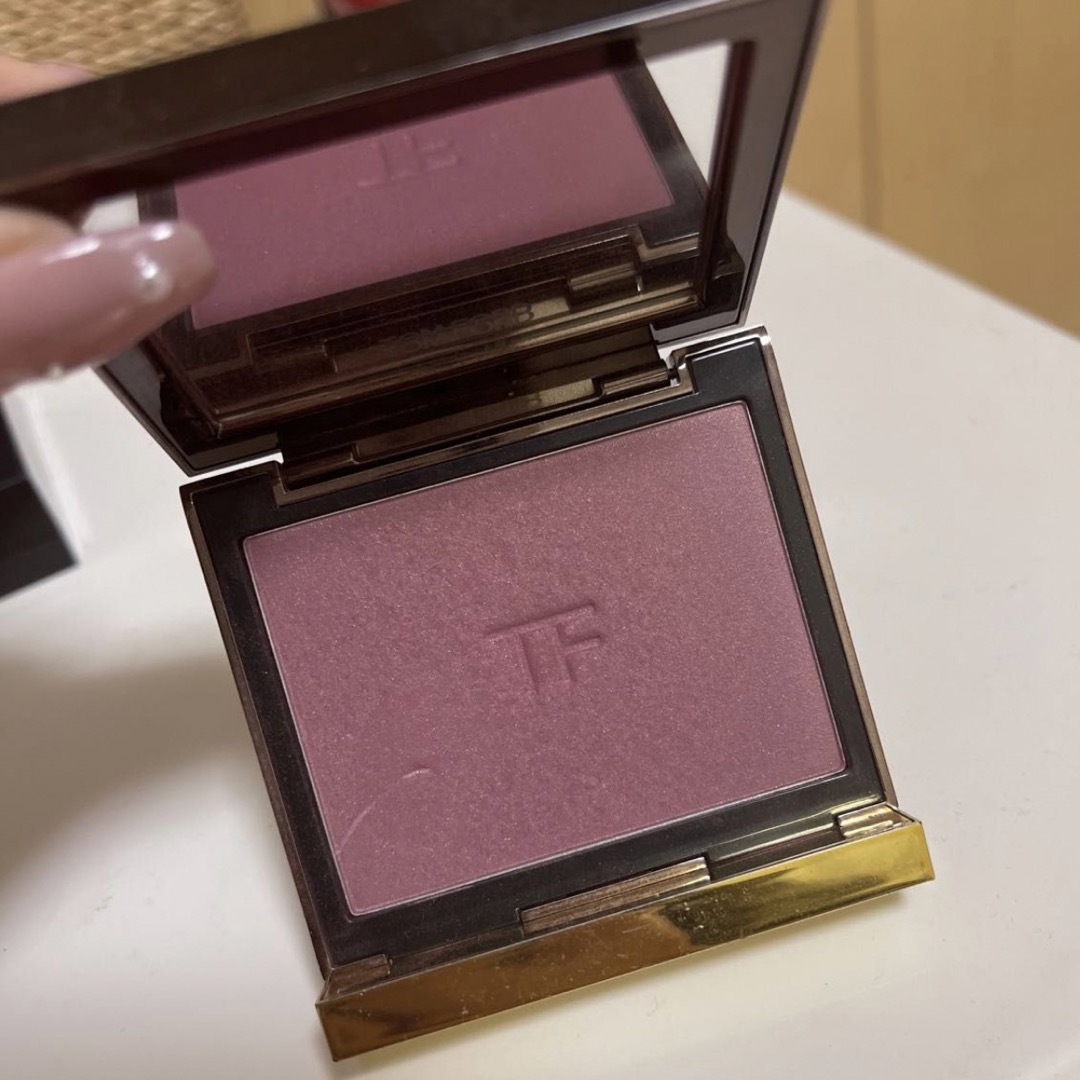 TOM FORD(トムフォード)のトムフォード　グラテュイタス　チークカラー コスメ/美容のベースメイク/化粧品(チーク)の商品写真