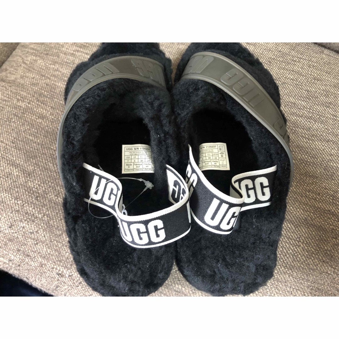 UGG(アグ)のアグ レディース サンダル ウィメンズ ファジータ 24cm ブラック UGG  レディースの靴/シューズ(サンダル)の商品写真