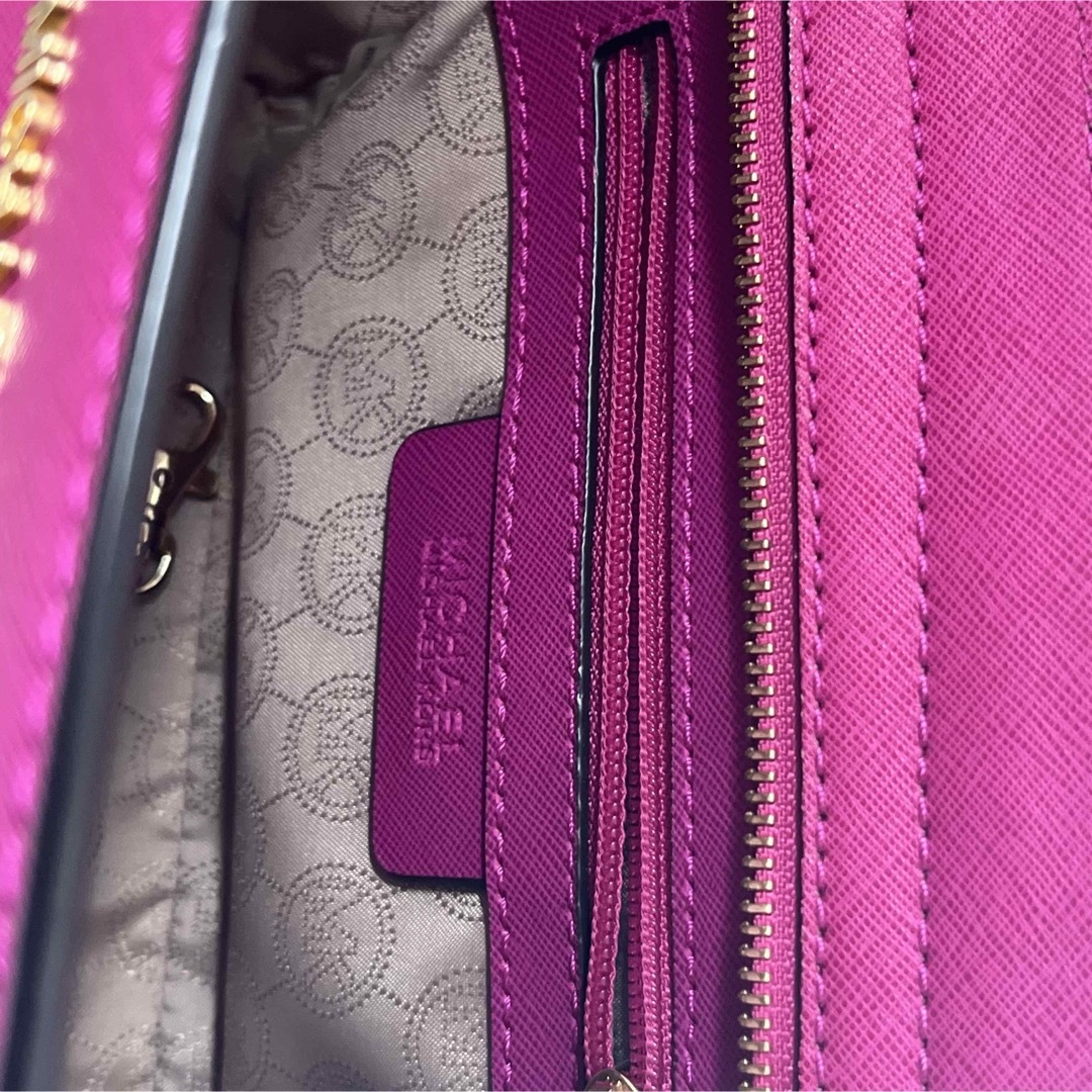 Michael Kors(マイケルコース)のMICHAEL KORS マイケルコース　セルマ　メッセンジャー　ピンク レディースのバッグ(ショルダーバッグ)の商品写真
