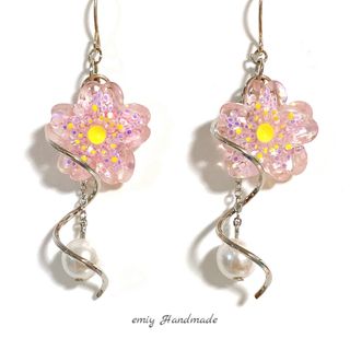 大人可愛い♡上品　ツイスト×輝く桜　ピアス・イヤリング　★ラスト1セット★(ピアス)