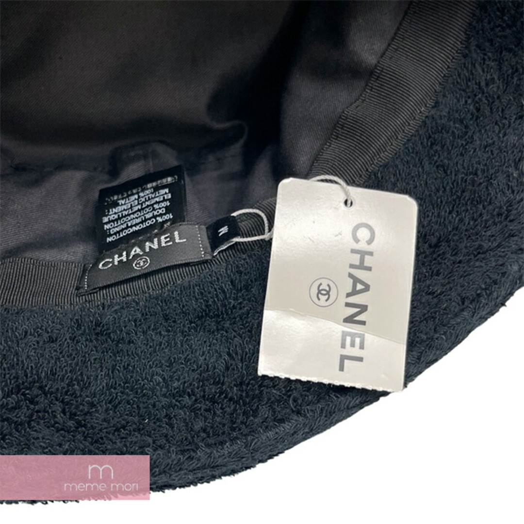 CHANEL(シャネル)のCHANEL 2021AW Terry Cloth Bucket Hat シャネル テリークロスバケットハット クラッシャーハット 帽子 ロゴ パイル地 ブラック サイズM 【240213】【新古品】【me04】 メンズの帽子(キャップ)の商品写真