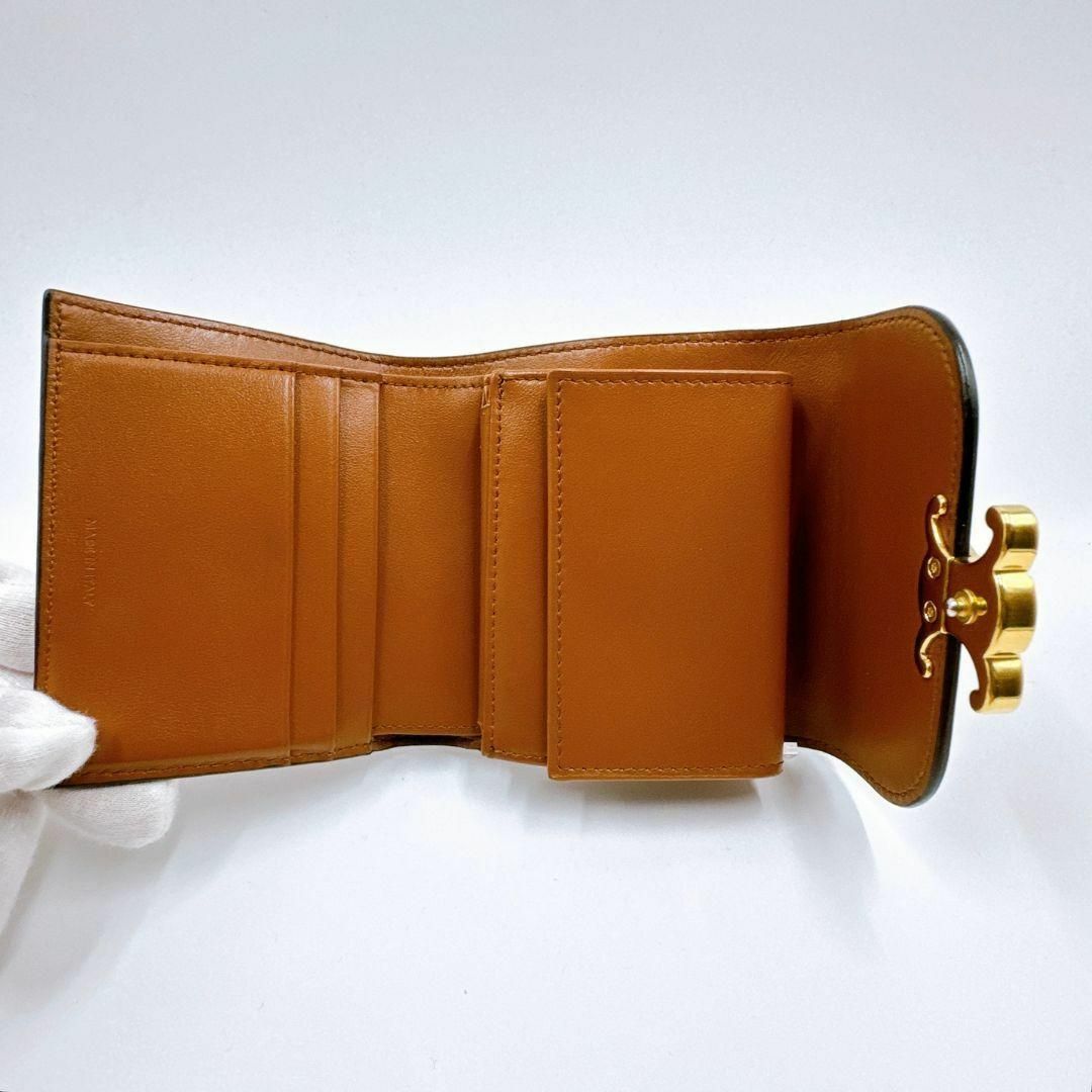 celine(セリーヌ)のセリーヌ レザー トリオンフ シャイニースムースラムスキン タン 三つ折り財布 レディースのファッション小物(財布)の商品写真