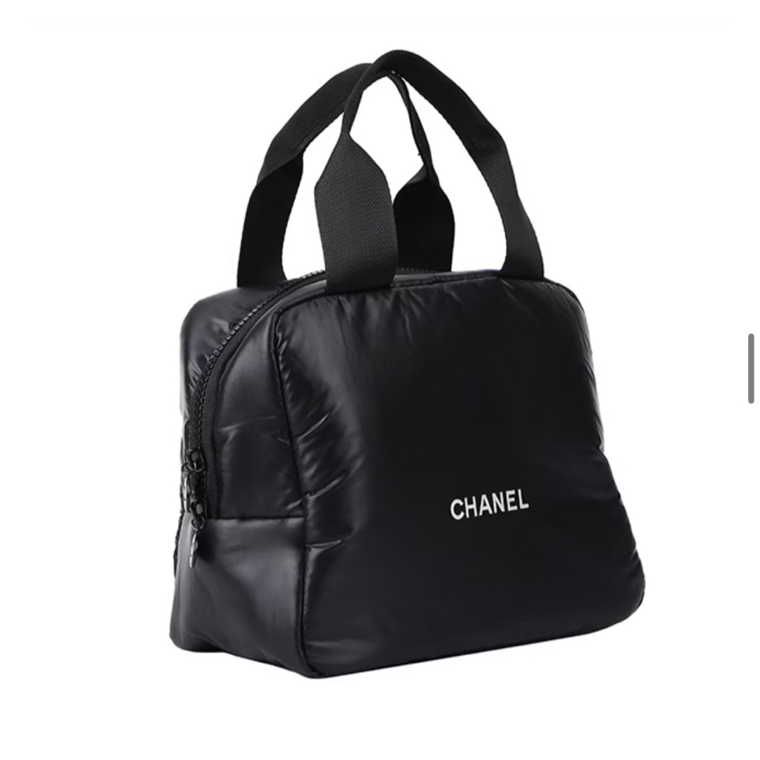 CHANEL(シャネル)のシャネルノベルティミニバッグ　新品未使用品 レディースのバッグ(トートバッグ)の商品写真