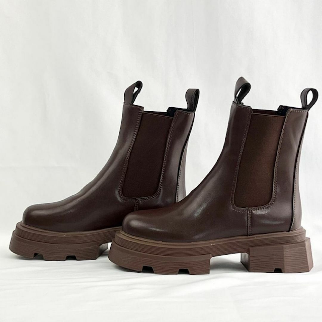 新品 24.0cm サイドゴアブーツ ショートブーツ 厚底 茶 ヒール 美脚 レディースの靴/シューズ(ブーツ)の商品写真