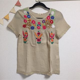 ブラウス✳︎刺繍✳︎花刺繍✳︎メキシコ刺繍✳︎Tシャツ✳︎半袖(シャツ/ブラウス(半袖/袖なし))