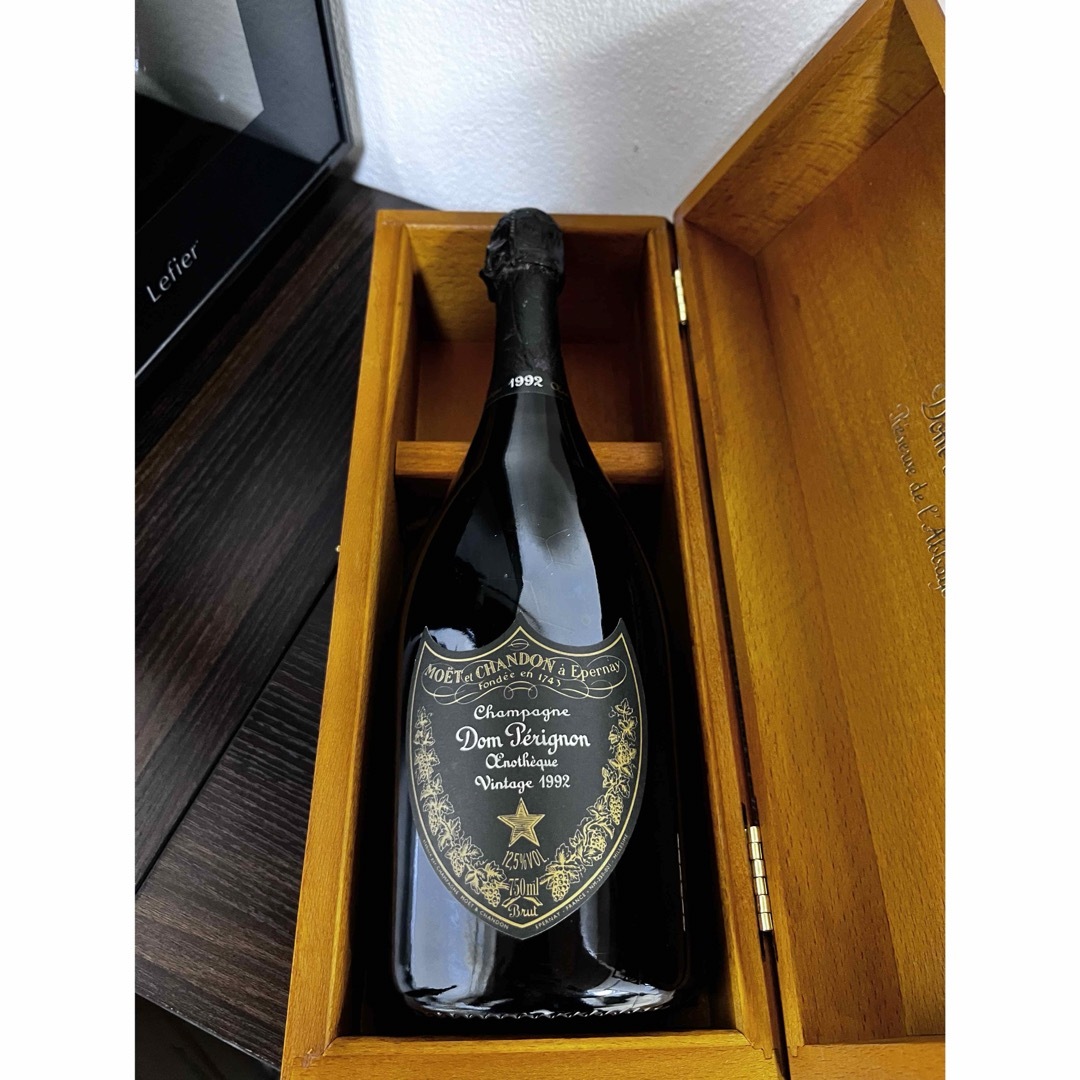 Dom Pérignon(ドンペリニヨン)のドンペリエノテーク1992 750ml(箱無し) 食品/飲料/酒の酒(シャンパン/スパークリングワイン)の商品写真