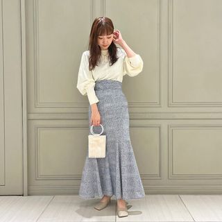 FOXEY - 良品 綺麗 FOXEY サテン タック ポケット ロング丈 フレア