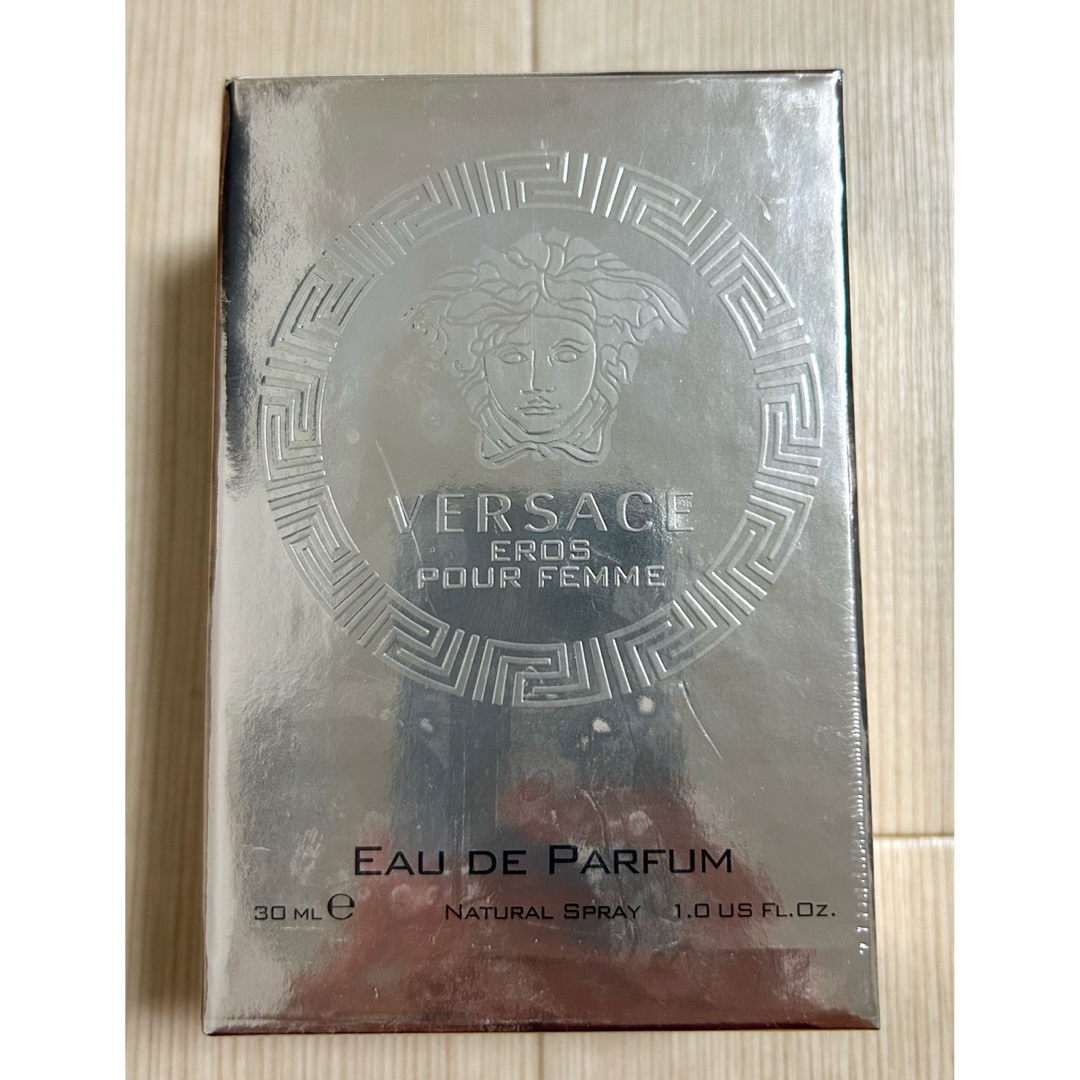 VERSACE(ヴェルサーチ)の【新品】VERSACE ヴェルサーチェ　エロス　フェム　30ml  香水 コスメ/美容の香水(香水(女性用))の商品写真