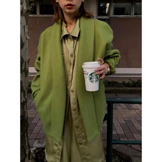 UND FLOWING COLLAR SHORT COAT