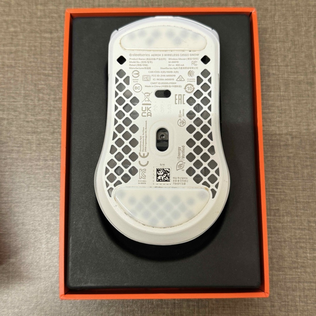 SteelSeries(スティールシリーズ)のsteelseries  AEROX3 WIRELESS 2022 SNOW  スマホ/家電/カメラのPC/タブレット(PC周辺機器)の商品写真