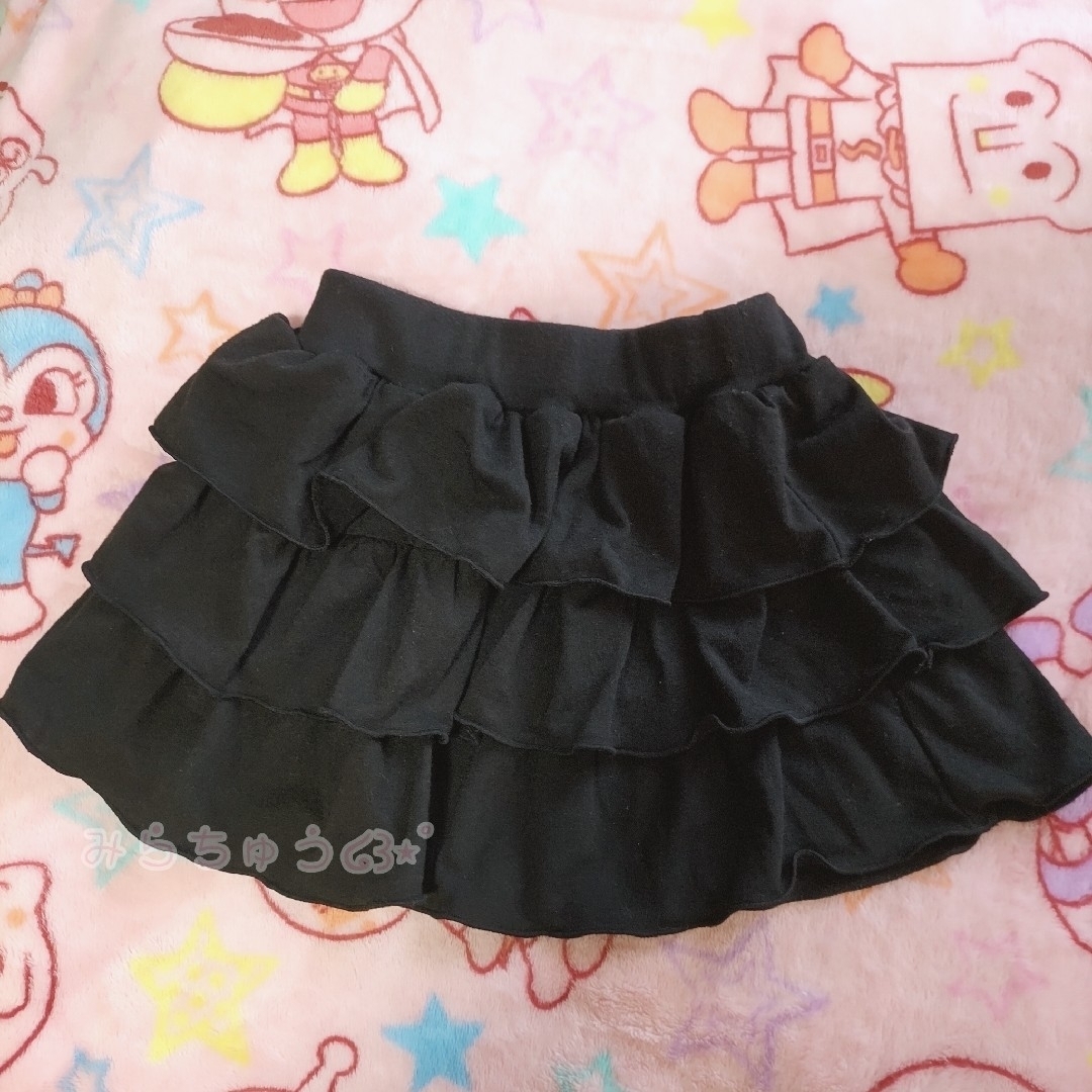 フリルスカート　サイズ95　黒　ブラック キッズ/ベビー/マタニティのキッズ服女の子用(90cm~)(スカート)の商品写真