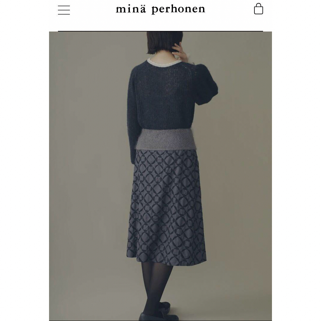 mina perhonen(ミナペルホネン)のmina perhonen「flower tale」 スカート navy 38 レディースのスカート(ひざ丈スカート)の商品写真