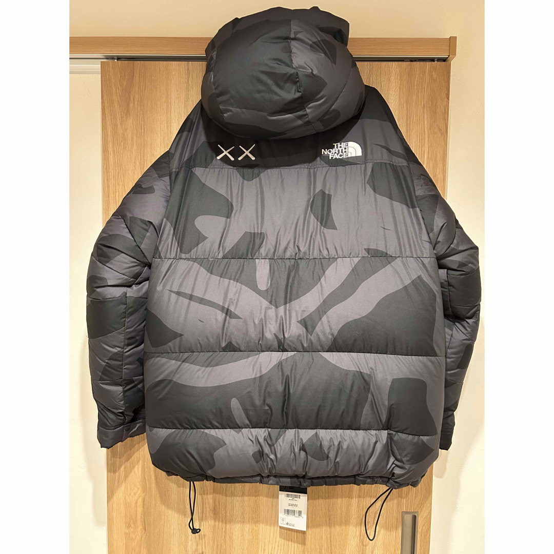 THE NORTH FACE(ザノースフェイス)のThe North Face KAWS HIMARAYAN PARKA  メンズのジャケット/アウター(ダウンジャケット)の商品写真