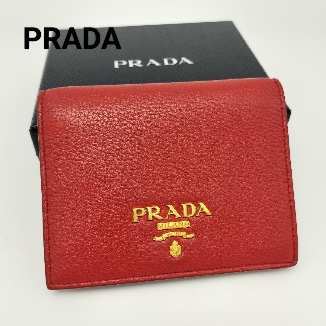 PRADA(プラダ)の未使用に近い✨プラダ　折り財布　レザー レディースのファッション小物(財布)の商品写真