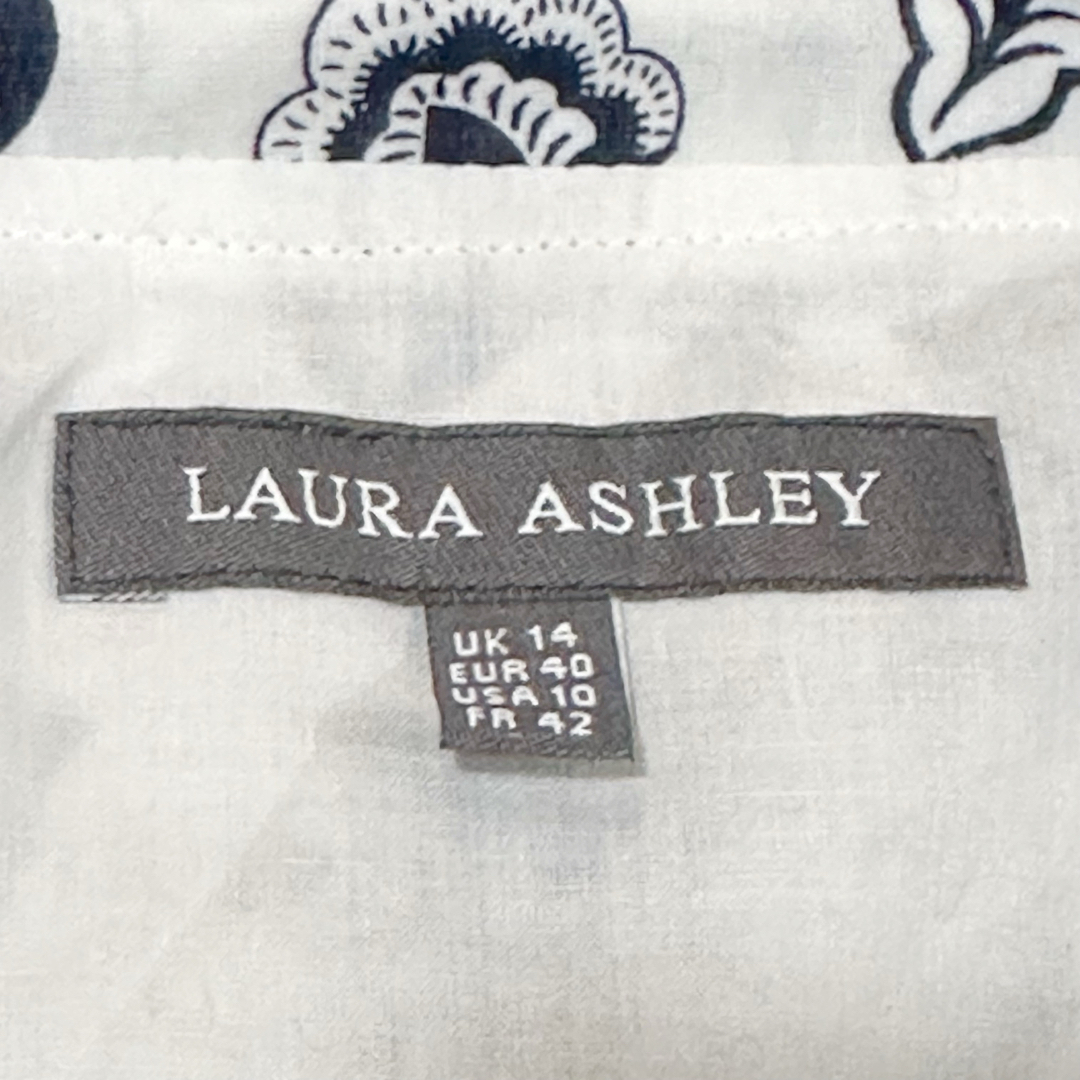 LAURA ASHLEY(ローラアシュレイ)の極美品 ローラアシュレイ  大きいサイズ シャツワンピース 花柄  シフォン レディースのワンピース(ロングワンピース/マキシワンピース)の商品写真