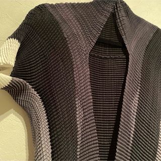 プリーツプリーズイッセイミヤケ(PLEATS PLEASE ISSEY MIYAKE)のISSEY MIYAKE pleats please カーディガン(カーディガン)