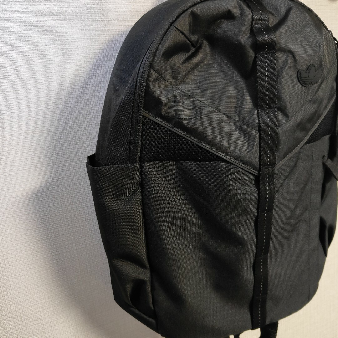 adidas(アディダス)の新品未使用アディダスオリジナルス　リュック　バックパック約23L adidas レディースのバッグ(リュック/バックパック)の商品写真