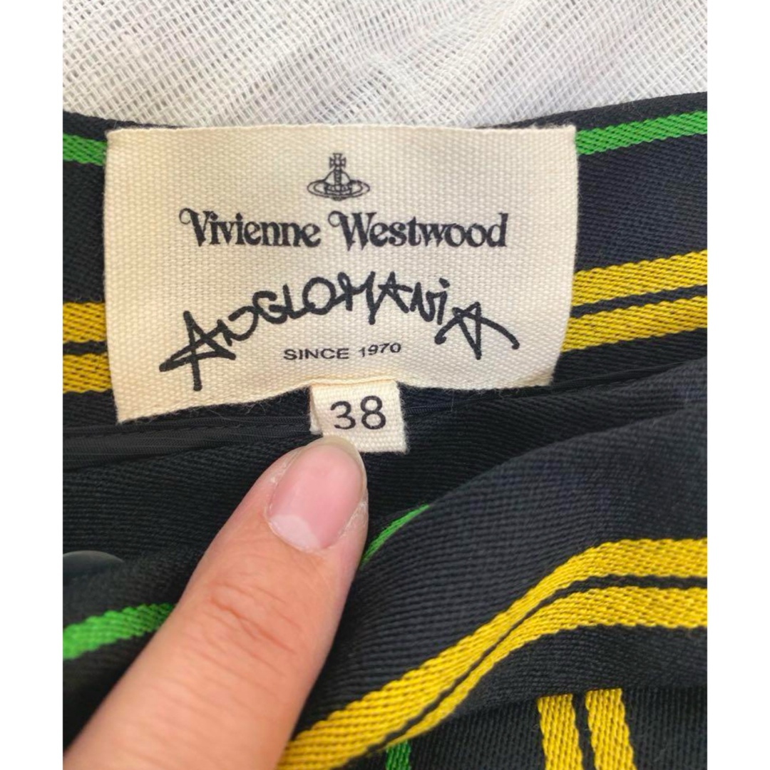 Vivienne Westwood(ヴィヴィアンウエストウッド)の【美品】Vivienne Westwood ウール素材 ショートパンツ M レディースのパンツ(ショートパンツ)の商品写真