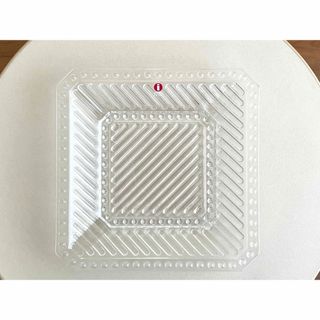 イッタラ(iittala)のBOKARSプレート クリア イッタラ ヌータヤルヴィ マリメッコ(置物)