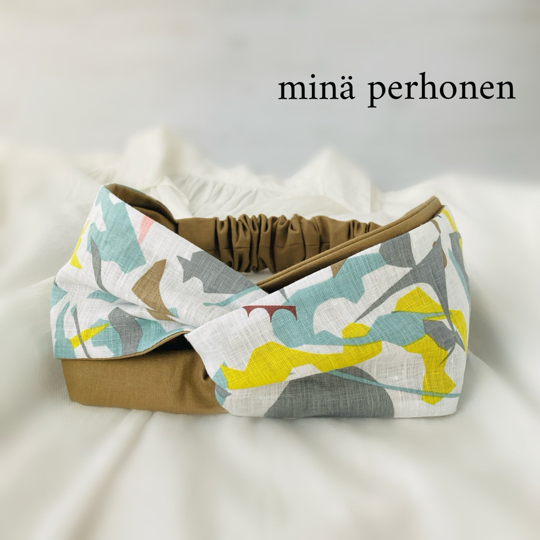 mina perhonen(ミナペルホネン)の再販☁︎クロスヘアバンド☁︎ミナペルホネン☁︎スプラッシュ☁︎ブルー×裏に無地 ハンドメイドのアクセサリー(ヘアアクセサリー)の商品写真