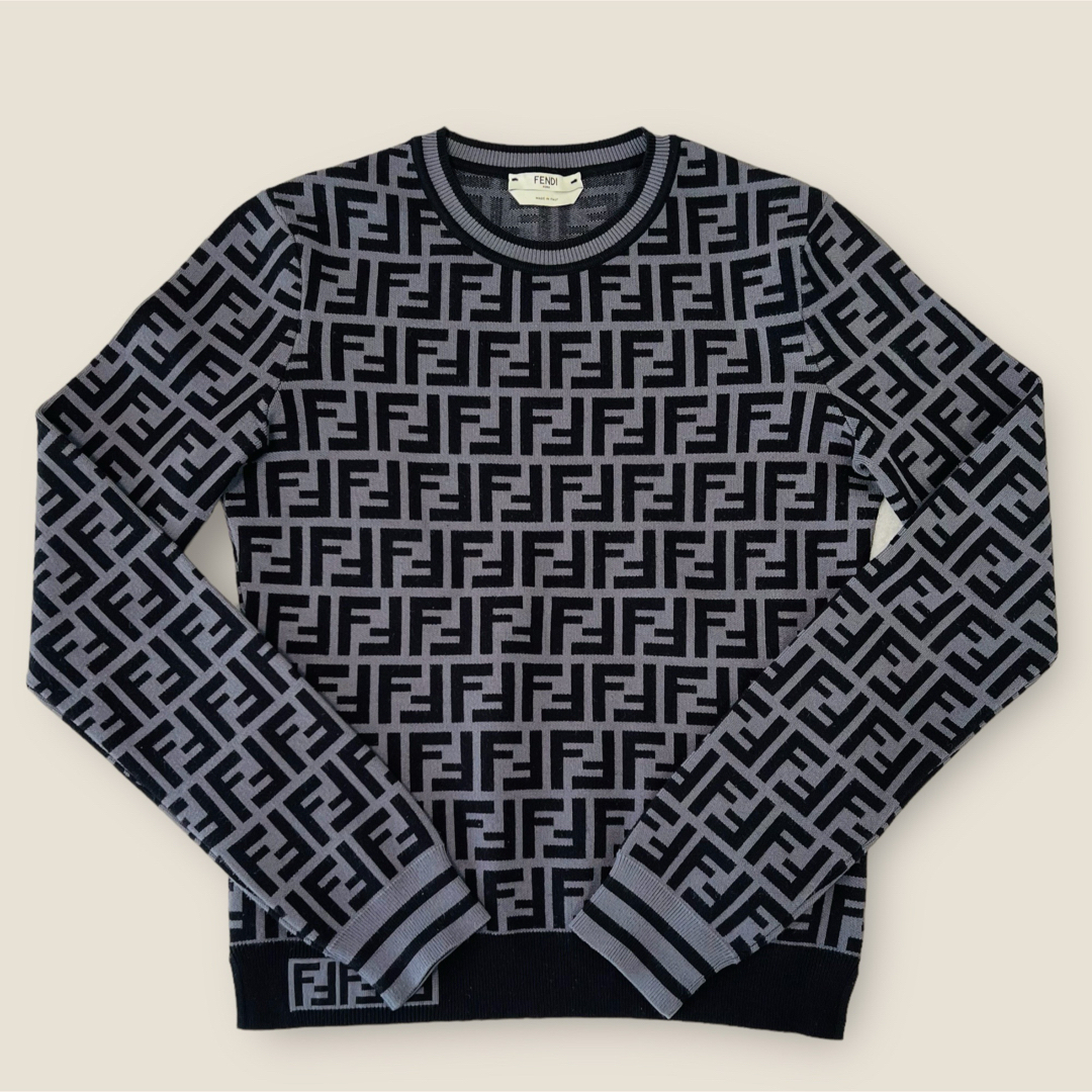 美品】FENDI(フェンディ) FF ニット セーター グレー 長袖 美品】FENDI(フェンディ) FF ニット セーター グレー 長袖