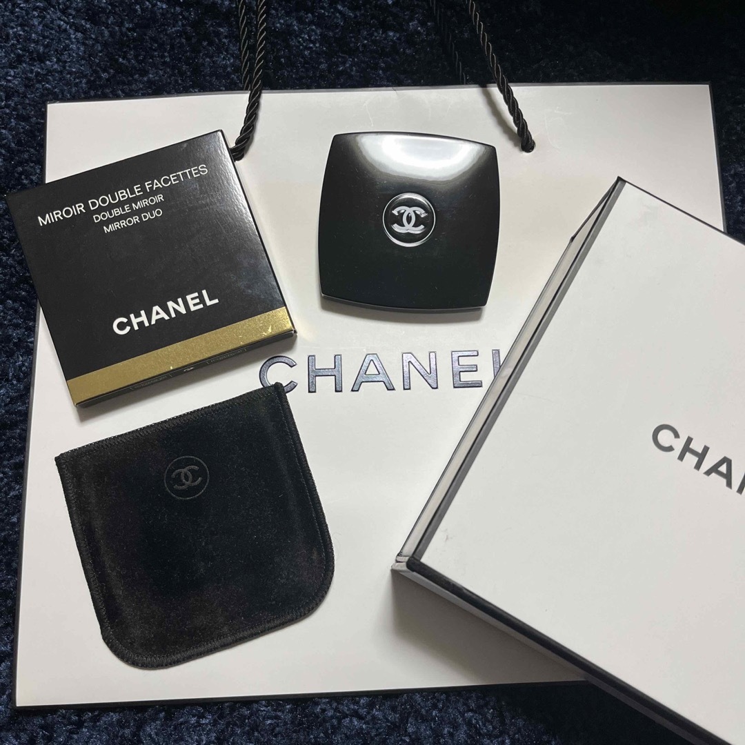 CHANEL(シャネル)のCHANEL🖤🤍ミロワール　ドゥーブル　ファセット🖤🤍 レディースのファッション小物(ミラー)の商品写真
