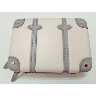 グローブトロッター(GLOBE-TROTTER)の美品🌸ANAファーストクラス　グローブトロッターポーチ【Pink gray】(ポーチ)