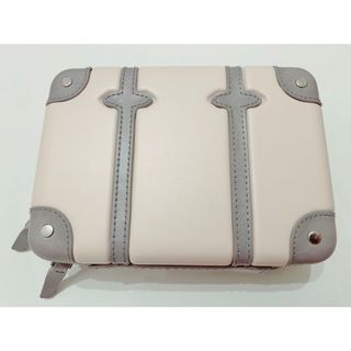 グローブトロッター(GLOBE-TROTTER)の美品🌸ANAファーストクラス　グローブトロッターポーチ【Pink gray】(ポーチ)