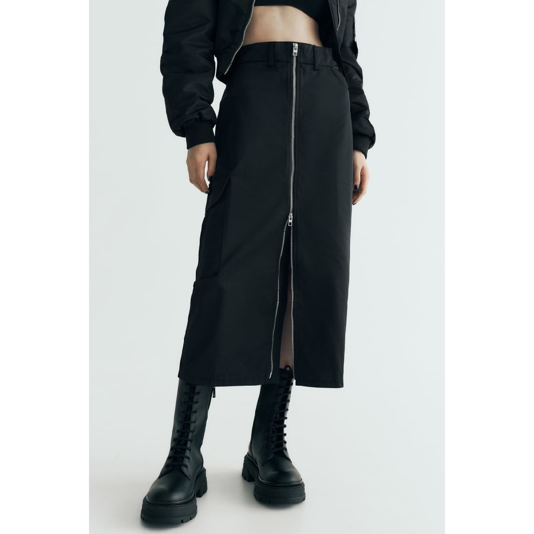 ZARA - ZARA ナイロンスカート ジッパー XSサイズ ブラックの ZARA - ZARA ナイロンスカート ジッパー XSサイズ ブラックの