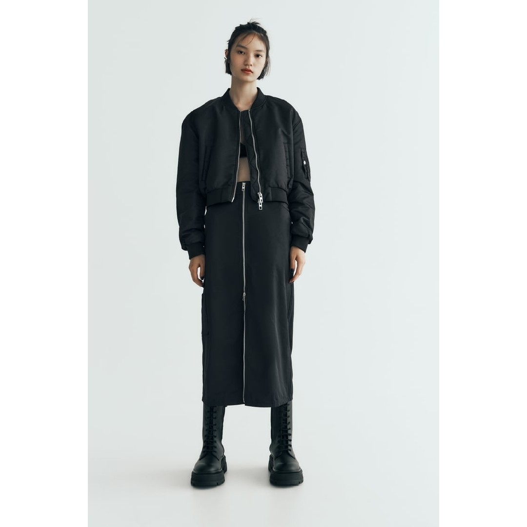 ZARA(ザラ)のZARA　ナイロンスカート ジッパー　XSサイズ　ブラック レディースのスカート(ロングスカート)の商品写真