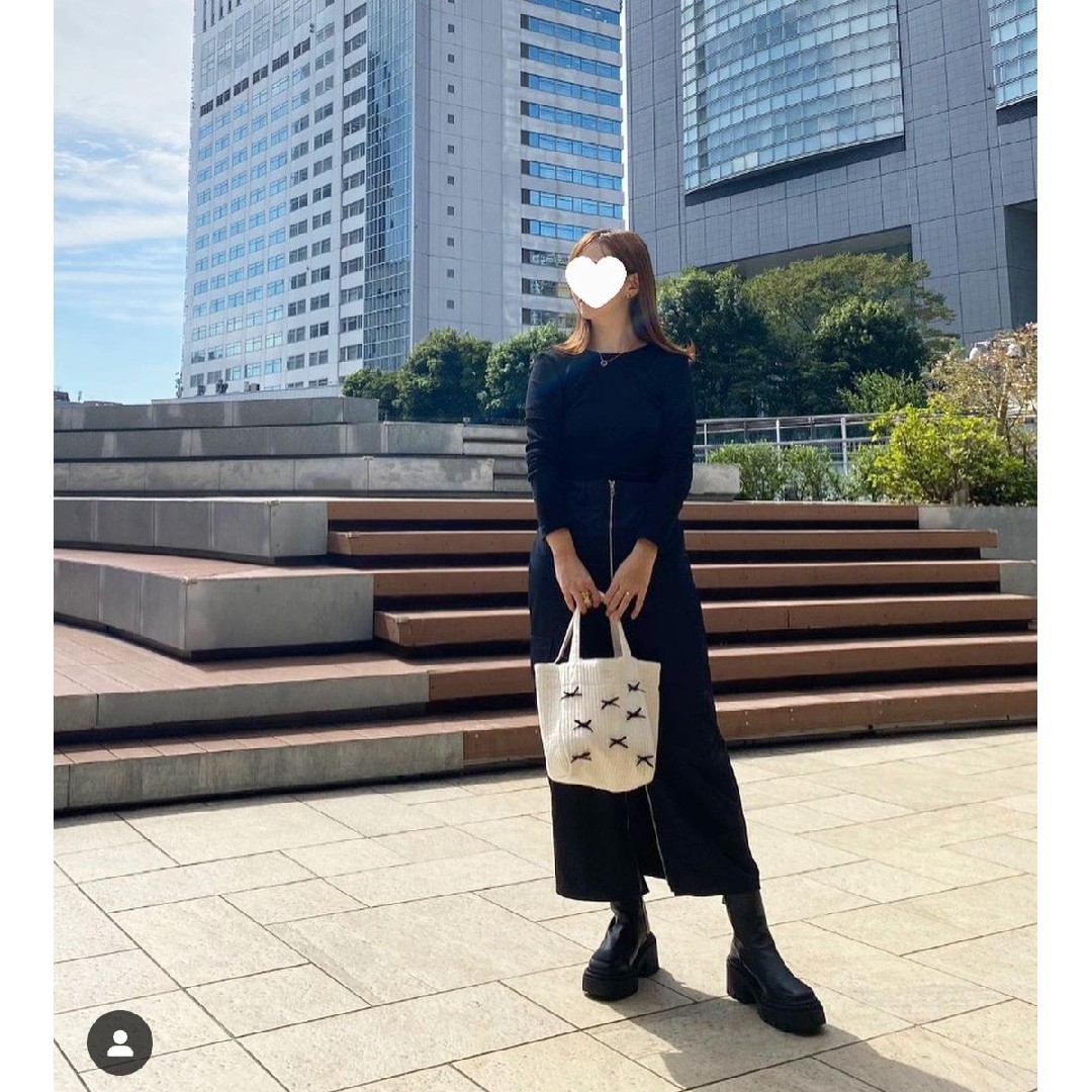 ZARA(ザラ)のZARA　ナイロンスカート ジッパー　XSサイズ　ブラック レディースのスカート(ロングスカート)の商品写真