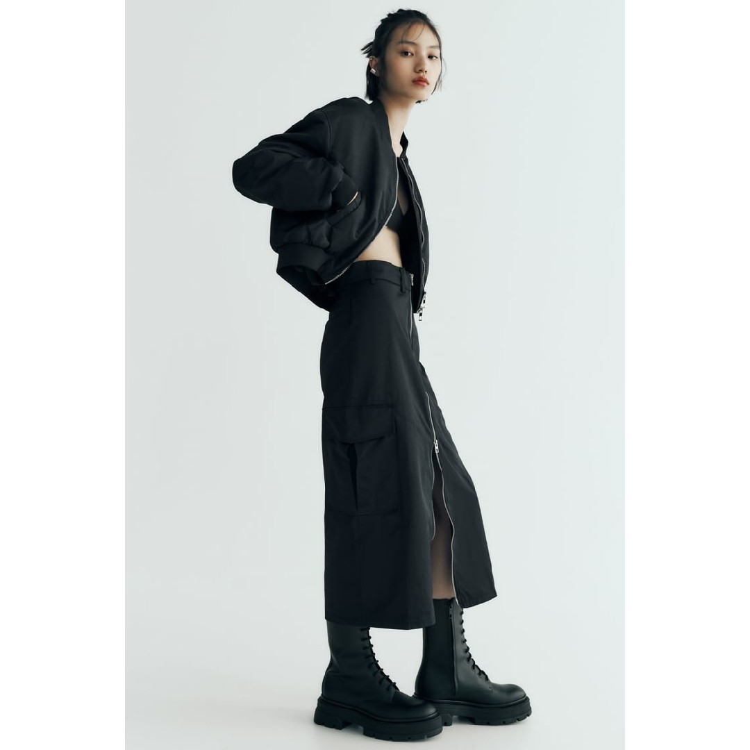 ZARA(ザラ)のZARA　ナイロンスカート ジッパー　XSサイズ　ブラック レディースのスカート(ロングスカート)の商品写真