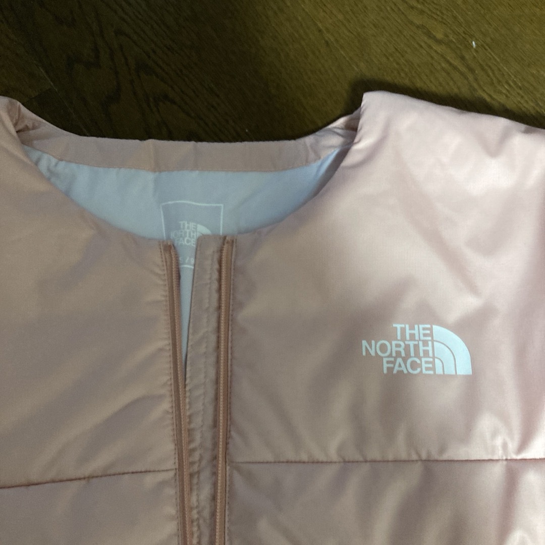 THE NORTH FACE(ザノースフェイス)の新品！ノースフェイス！ノーカラーアウター！ スポーツ/アウトドアのスポーツ/アウトドア その他(その他)の商品写真