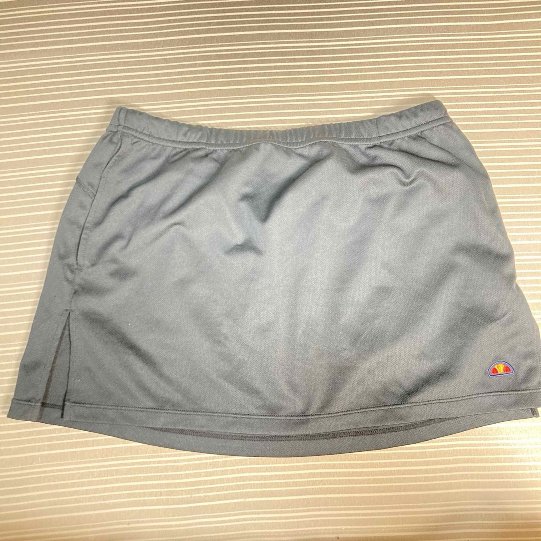 ellesse(エレッセ)のEllesse スカート　ミニスカート　L ブラック　スポーツ　 レディースのスカート(ミニスカート)の商品写真