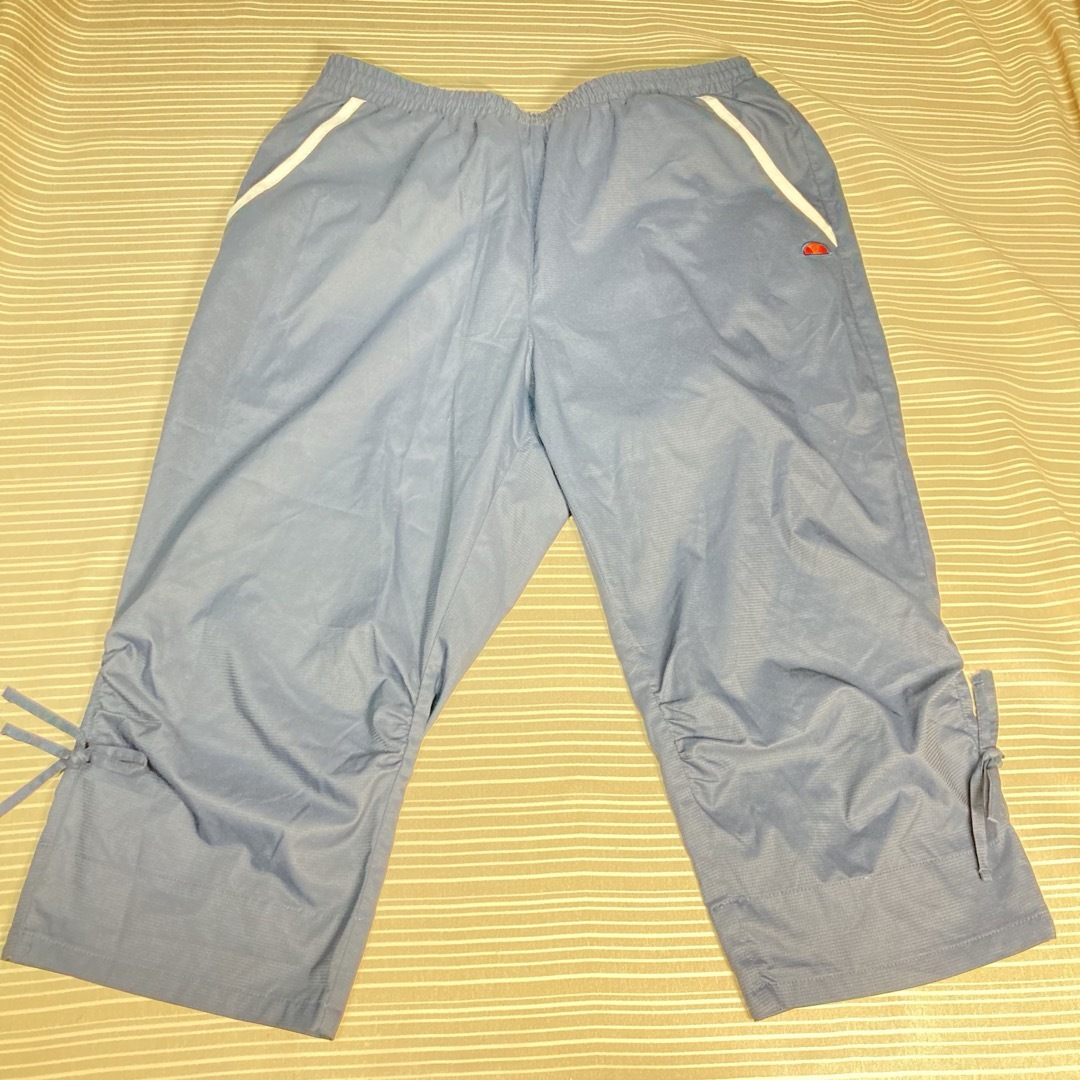 ellesse(エレッセ)のエレッセ　ハーフパンツ　XL 紺　紐付き レディースのパンツ(ハーフパンツ)の商品写真