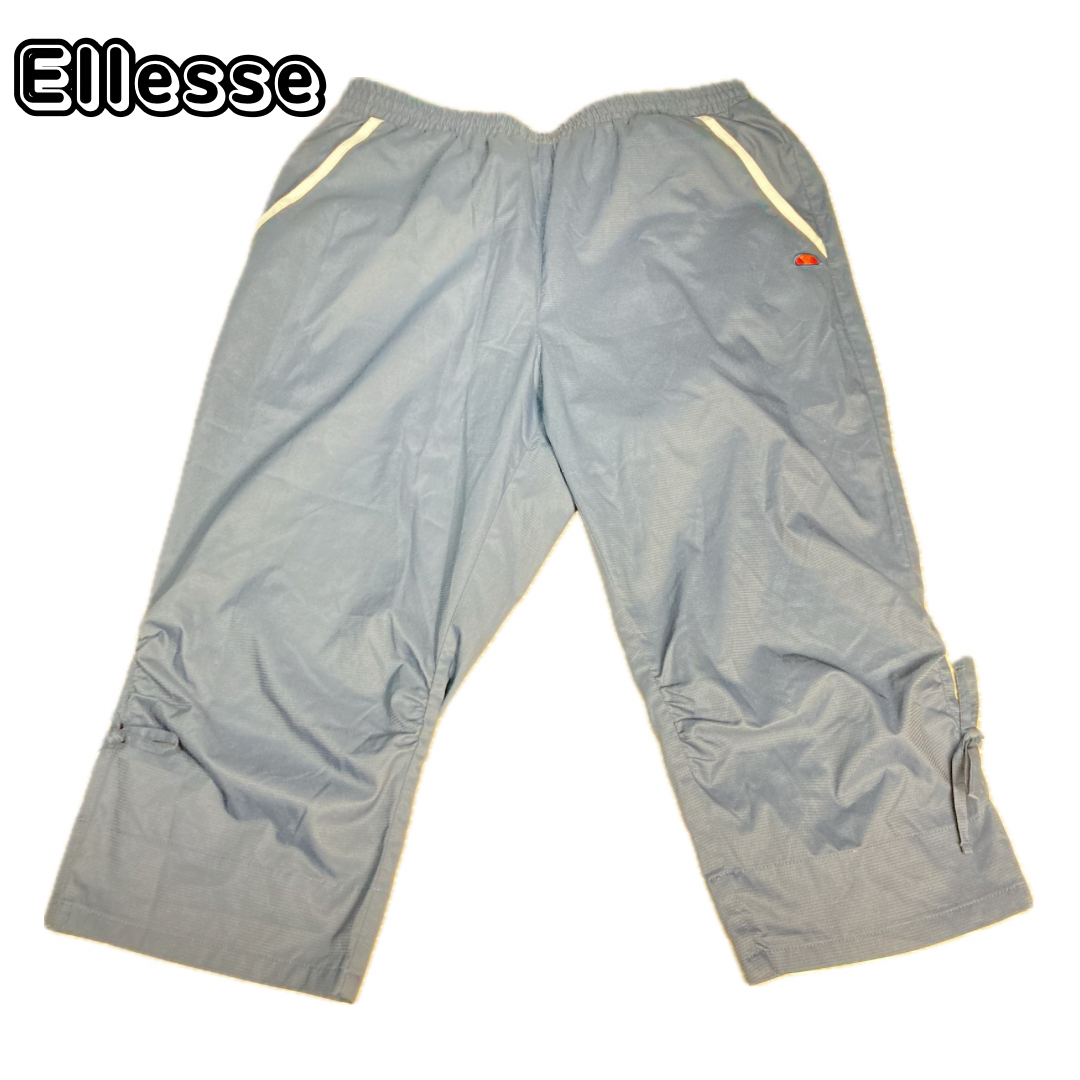 ellesse(エレッセ)のエレッセ　ハーフパンツ　XL 紺　紐付き レディースのパンツ(ハーフパンツ)の商品写真