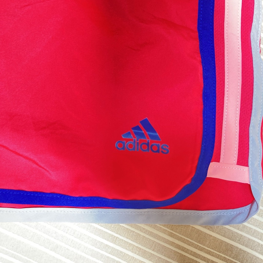 adidas(アディダス)のアディダス　AKTIV ハーフパンツ　L 赤　紐付き　美品 レディースのパンツ(ショートパンツ)の商品写真