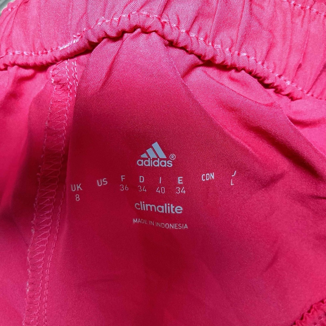 adidas(アディダス)のアディダス　AKTIV ハーフパンツ　L 赤　紐付き　美品 レディースのパンツ(ショートパンツ)の商品写真