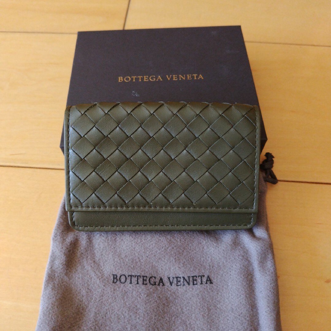 Bottega Veneta(ボッテガヴェネタ)の新品未使用 ボッテガ・ヴェネタ 名刺入れ カードケース カーキ色 メンズのファッション小物(名刺入れ/定期入れ)の商品写真