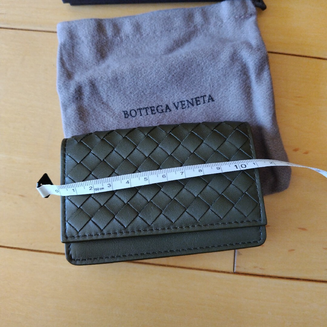 Bottega Veneta(ボッテガヴェネタ)の新品未使用 ボッテガ・ヴェネタ 名刺入れ カードケース カーキ色 メンズのファッション小物(名刺入れ/定期入れ)の商品写真