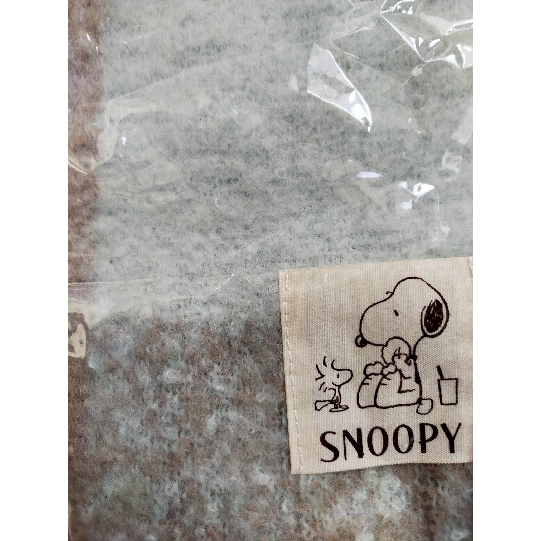 SNOOPY(スヌーピー)の新品未開封★マフラー スヌーピー レディースのファッション小物(マフラー/ショール)の商品写真