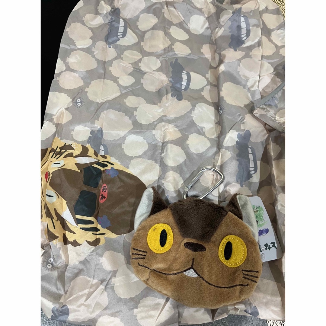 ジブリ(ジブリ)のトトロエコバッグ　ジブリシリーズ　グッズ　バッグ　折り畳み　携帯用　猫バス レディースのバッグ(エコバッグ)の商品写真